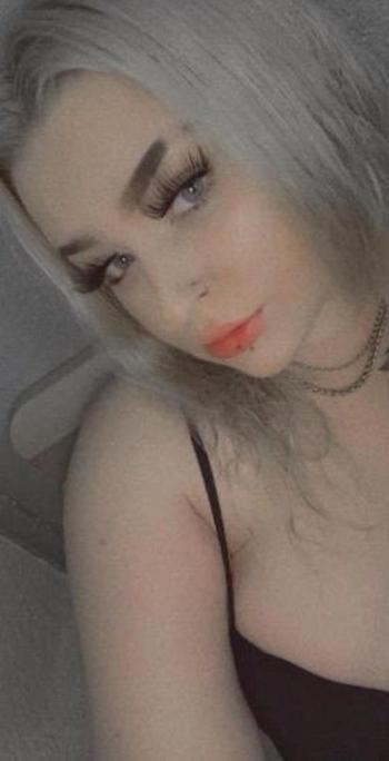 Saviona, 23  female escort, Beaumont